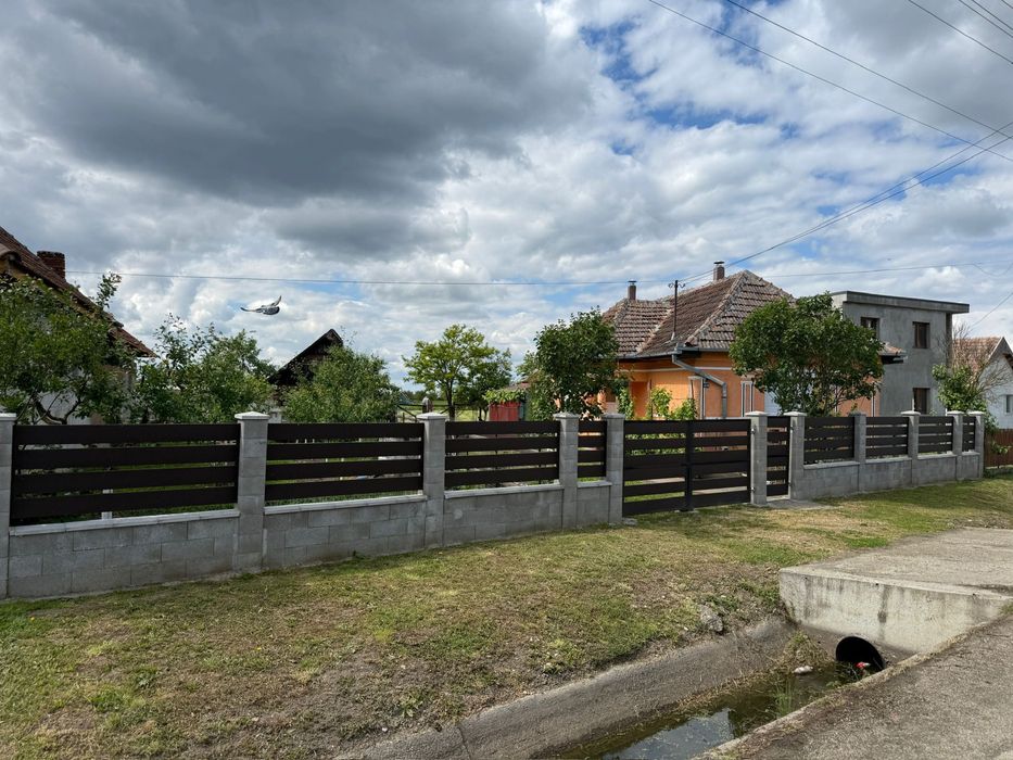 Ofer spre vanzare Casa + Teren 23 Ari in Comuna  Craidorolt