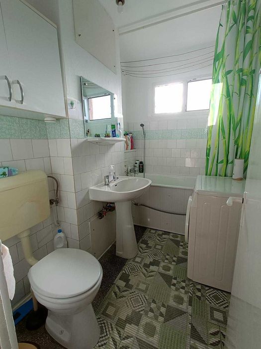 Persoana Fizică Vând apartament 2 camere zona Victoria