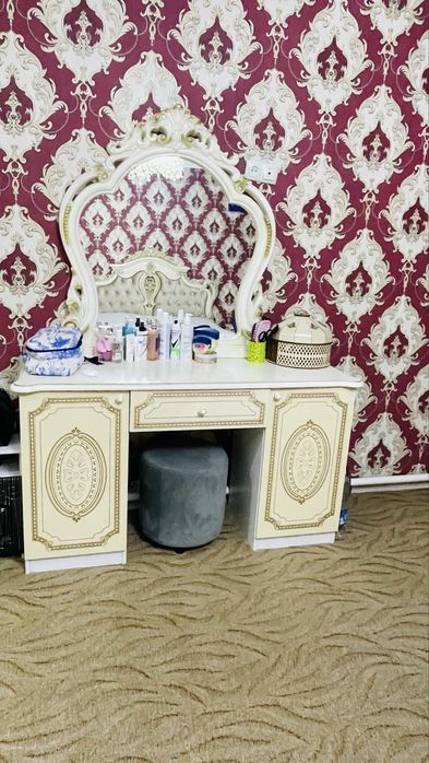 Продаётся спальный гарнитур