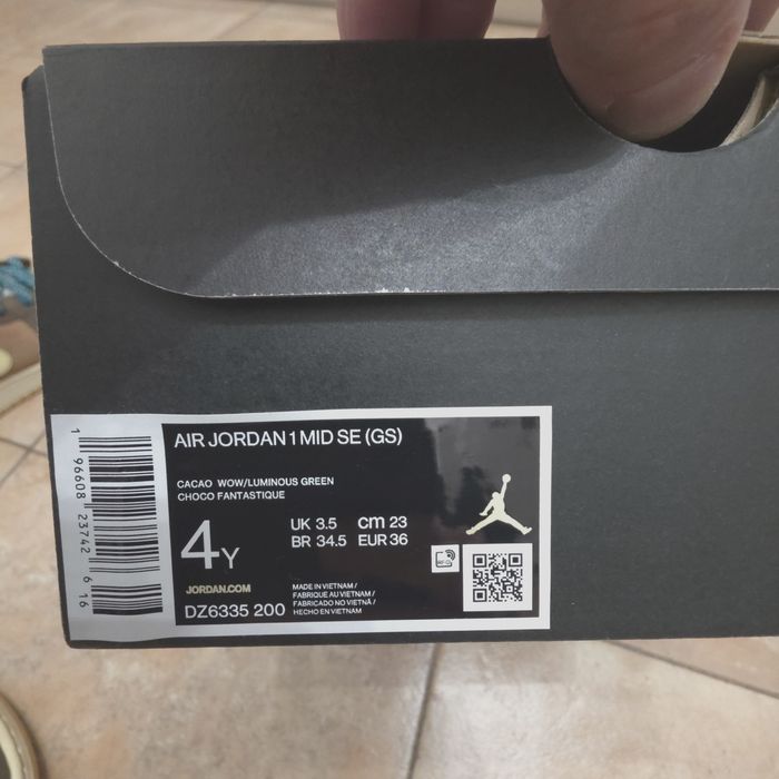 Air Jordan 1Mid SE (GS)