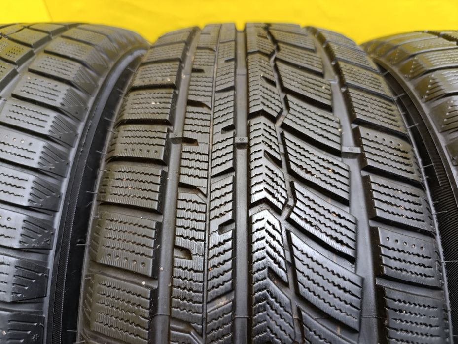 Шины 215/60 R16 Austone комплект.