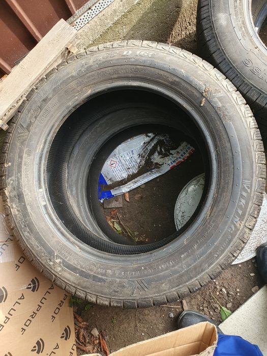 Vând cauciucuri de vara 195 65 r16 c 2 buc și lampa de 30w no