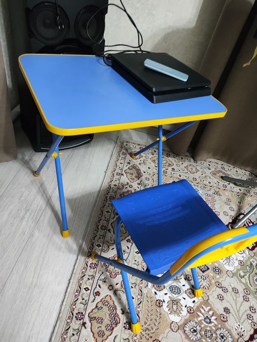 Детский стол и стул