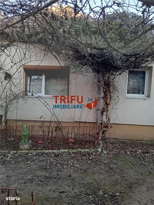 Casa de vanzare cu 3 camere  600 mp teren zona Cetate