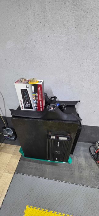 Продам комплект аудио системы.