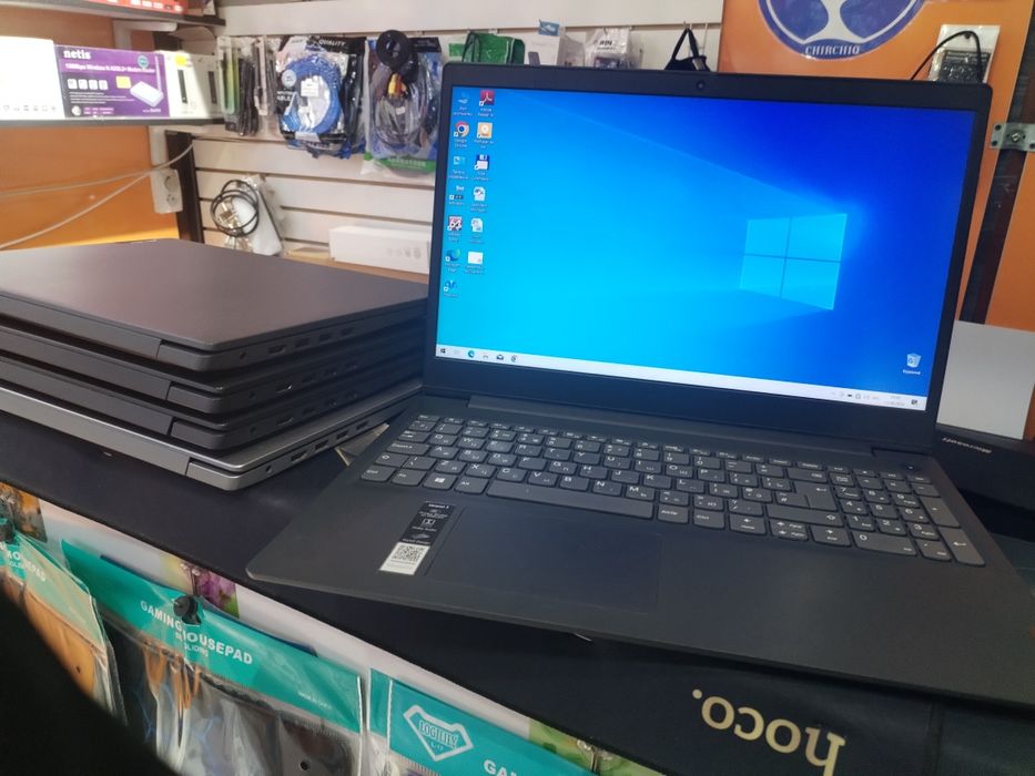 Noutbuklar sotiladi Lenovo