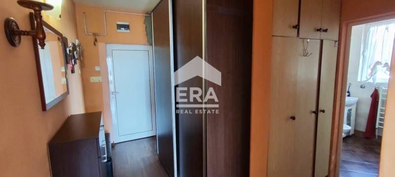 ЕКСКЛУЗИВНО! Двустаен тухлен  апартамент  под наем в кв. Трошево, на б
