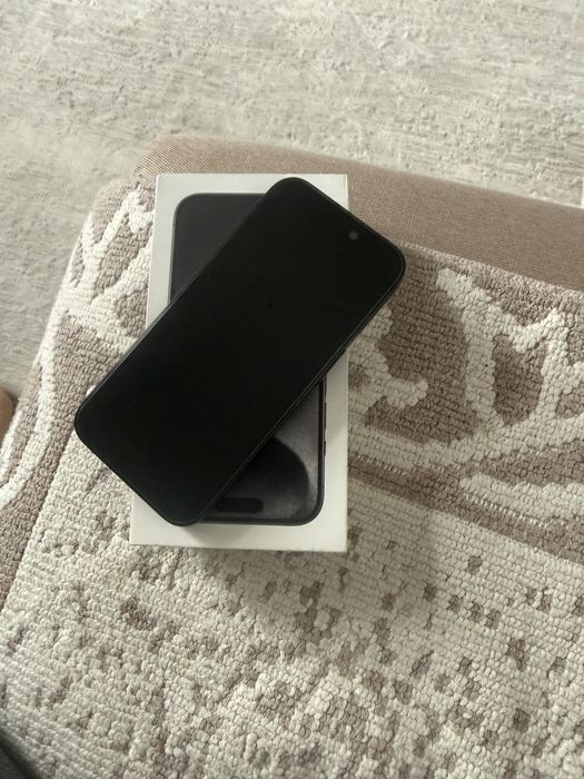 Продамiphone 15 pro 256 g обьем заряда88