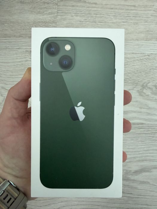 iPhone 13 alpine green ,128GB 4GB RAM 5G