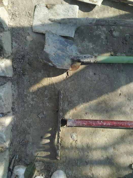 Лопаты продаются