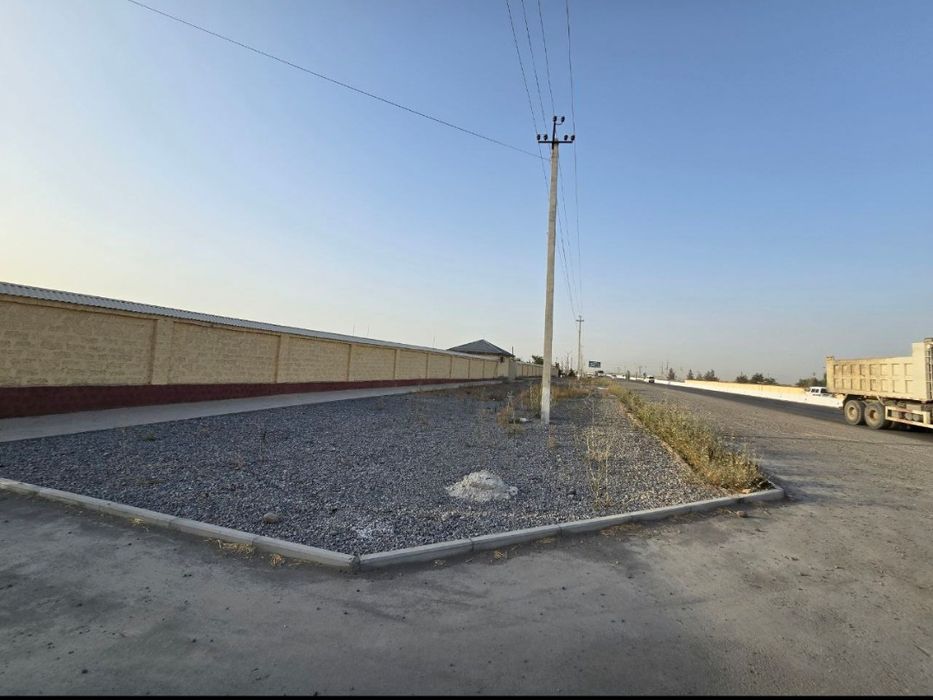 Продаётся земельный участок 2,5 га (250 соток) вдоль дороги.