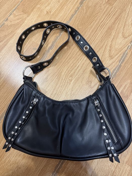 Дамска чанта  на stradivarius