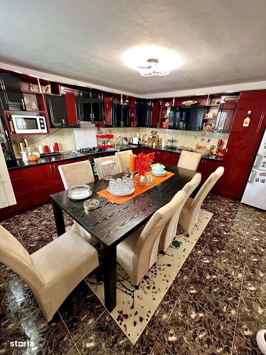 Casa de vânzare + casa mică