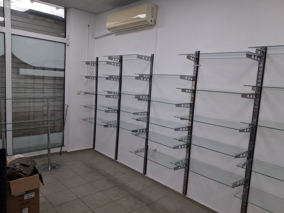 Оборудване за магазин - стелажи, стойки, бюро