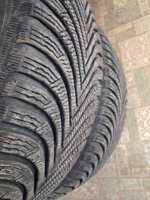 Michelin 225/55R17 Alpin 5
