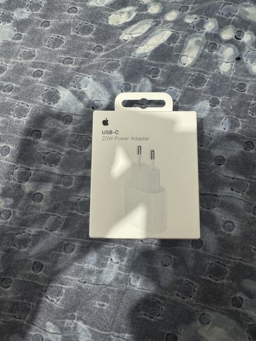 Iphone 15 Pro ( incarcator)