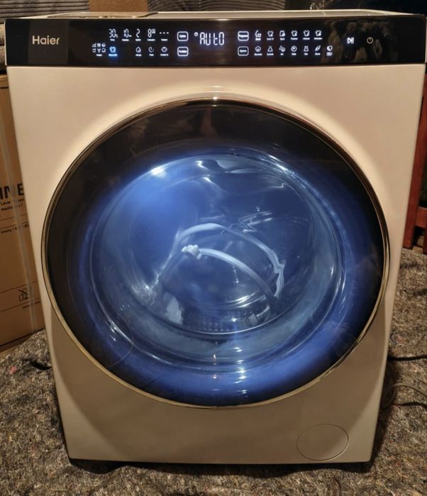 Masina de spălat haine  cu uscător