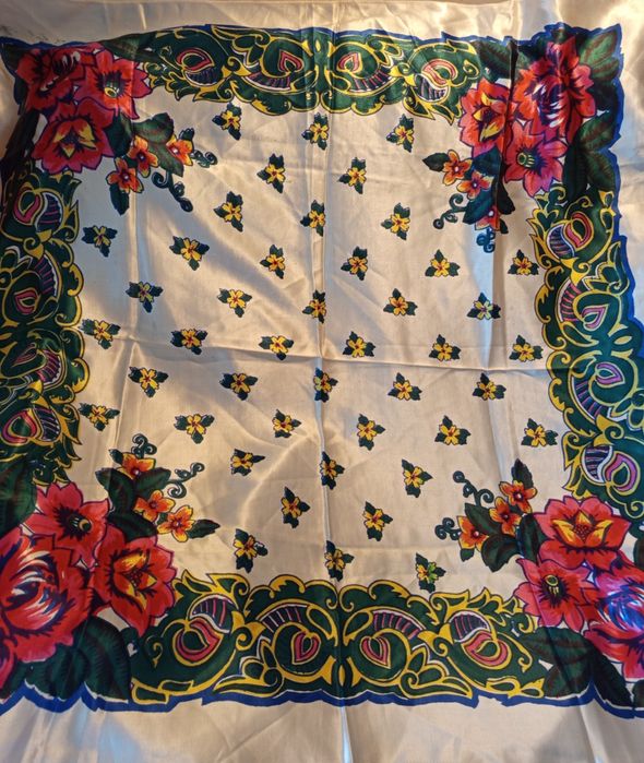 Винтажные платки из креп-сатина