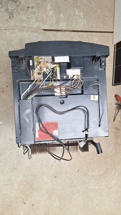 Хладилник  Dometic за кемпер/ каравана на газ, 12 V  и 220 V