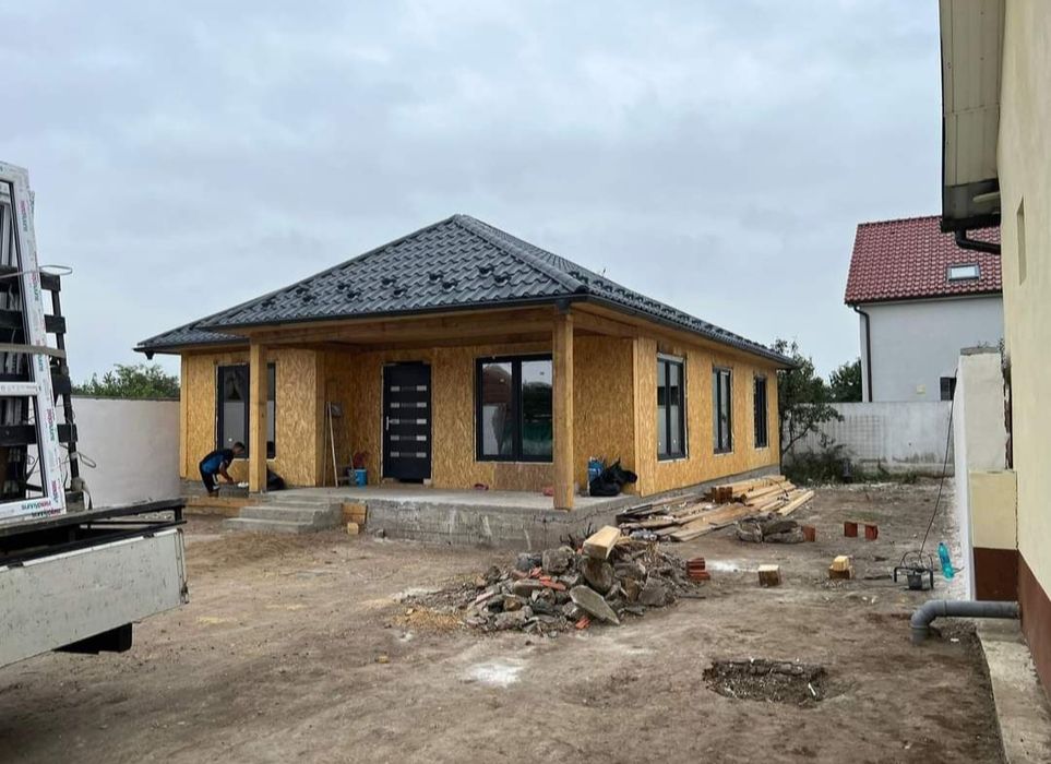 Vindem case din structură din lemn