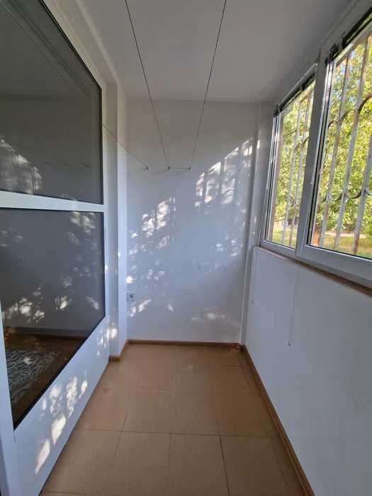 Дава се под наем Двустаен апартамент в София, Гоце Делчев - 60 кв.м за 512 € - Снимка #1