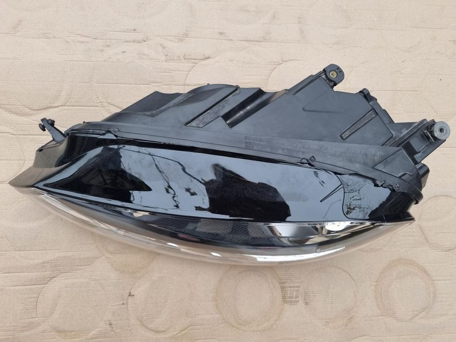 Far stanga bixenon VW Golf 7 Europa