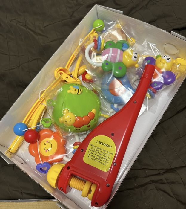 Мобиль 0+  музыкалыный, яркий.