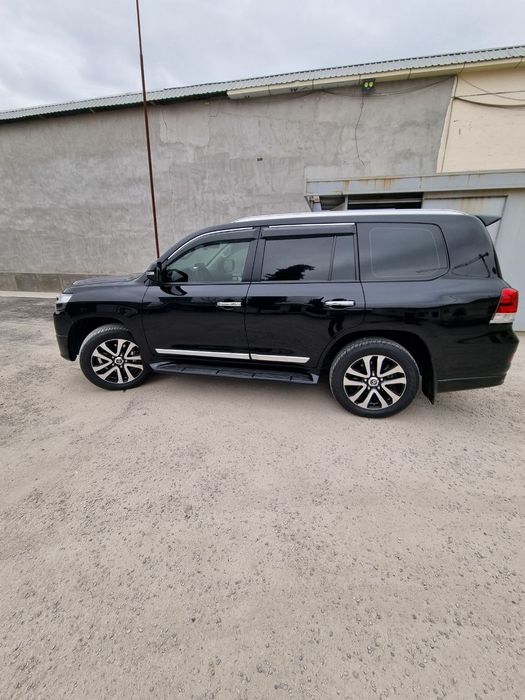Продаётся Tayota Land Crusser 200