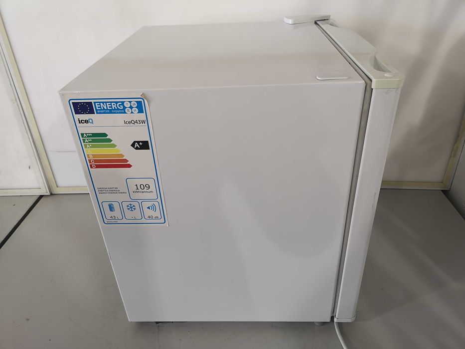 Хладилник - IceQ 60W / 43L