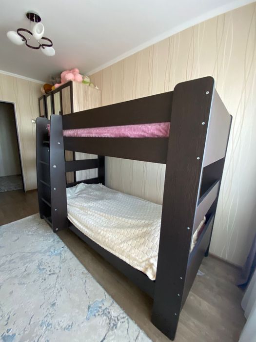 Детская двухярусная кровать