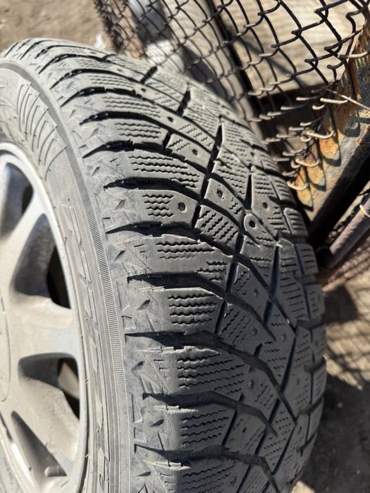 Диски с резиной.