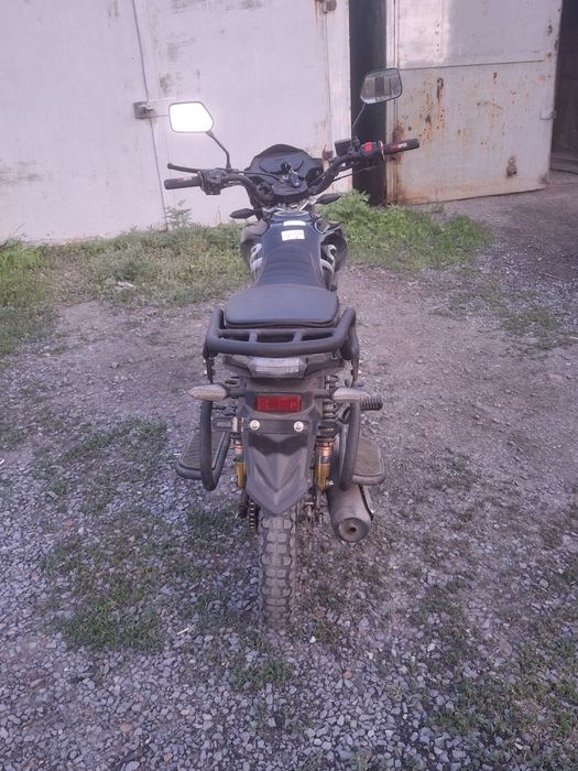 Alpha Champ Khan moto