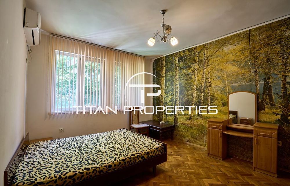 Дава се под наем Тристаен апартамент в Пловдив, Център - 100 кв.м за 450 € - Снимка #4