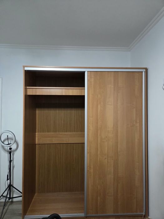 Продам шкаф б/у раздвижной в хорошем состоянии. Высота 166, ширина 210