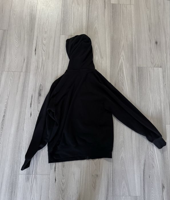 Горнище черно и бяло изчистено