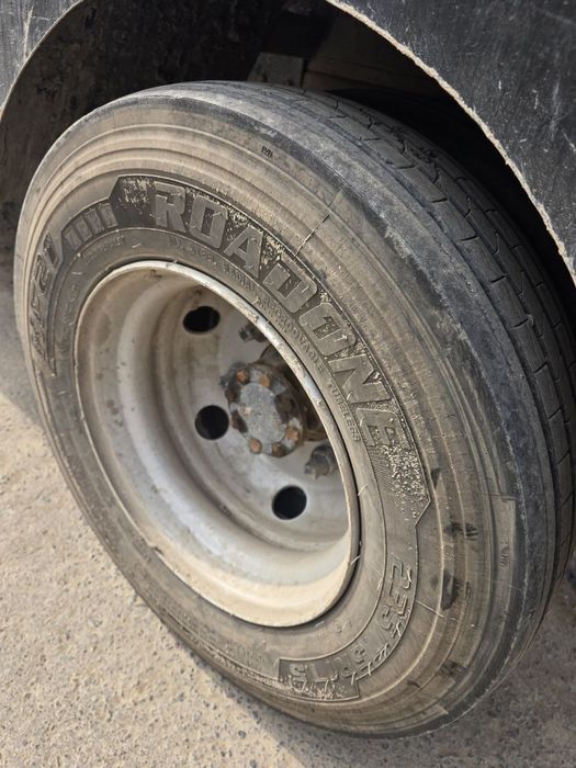 Isuzu sotiladi 2007 yil narhi 25000$ kelishamiz