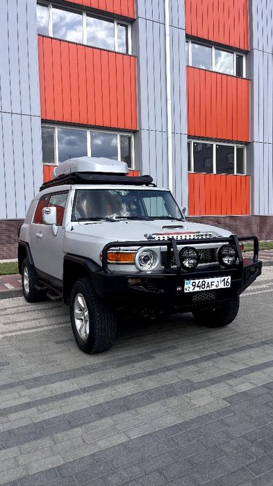 Аренда авто Toyota FJ Cruiser БЕЗ ВОДИТЕЛЯ