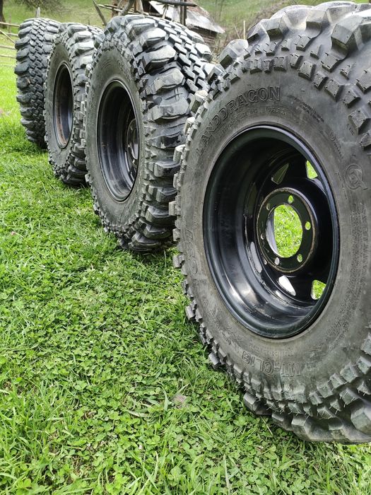 Roti offroad jante 6x139.7 R15 ET negativ anvelope CST 33 11.5 R15