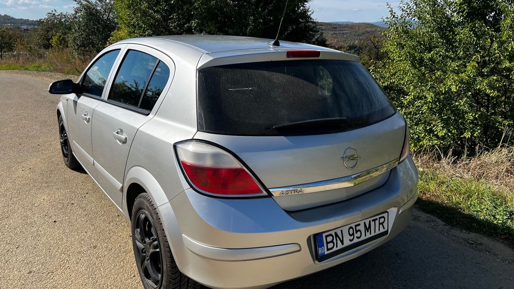 Opel Astra h 2004 1.7 80 cp