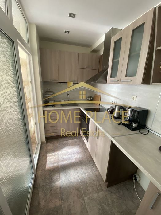 Дава се под наем Двустаен апартамент в Варна, Център - 70 кв.м за 561 € - Снимка #2