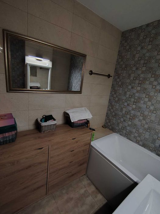 Apartament 2 camere decomandat etaj 1 zona 9 mai Ploiesti