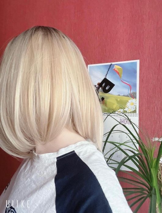 Парик с удлиненным каре