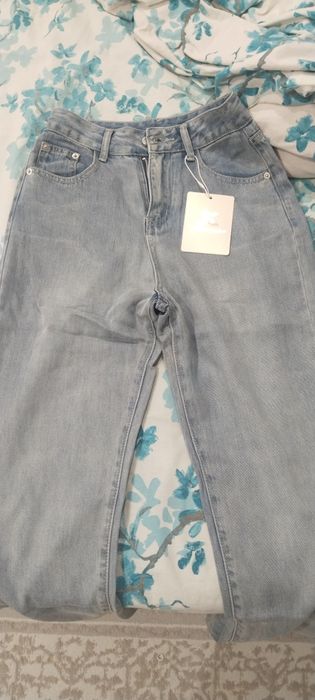 Женские джинсы, размер больша на с ку.