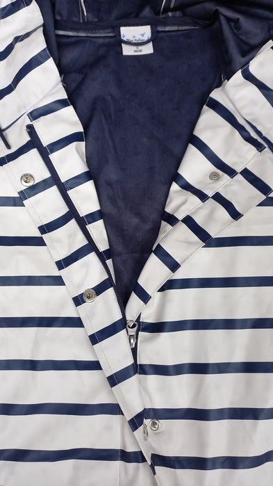 Стильный женский дождевик. Европа. Надежно защищает от дождя. Недорого