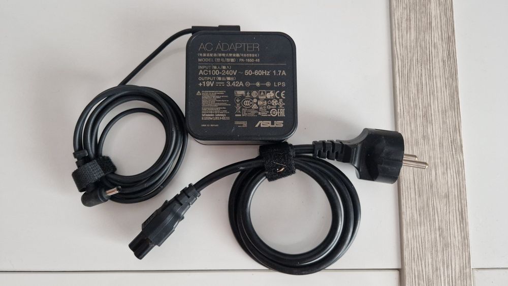 Incarcator Asus Original pentru Laptop 19 V 3.42 A