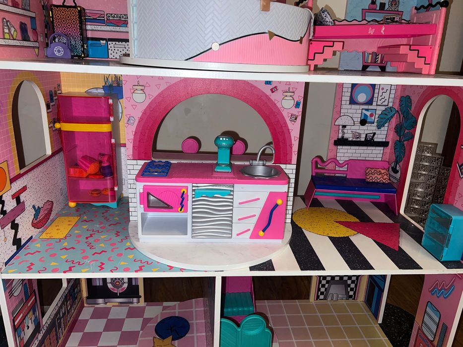 Căsuța LOL OMG pentru papusi