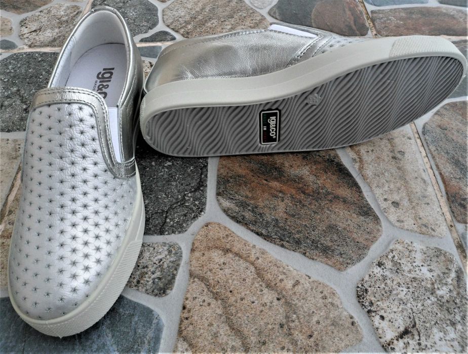 mocasini argintii din piele naturala cu perforatii IGI&CO