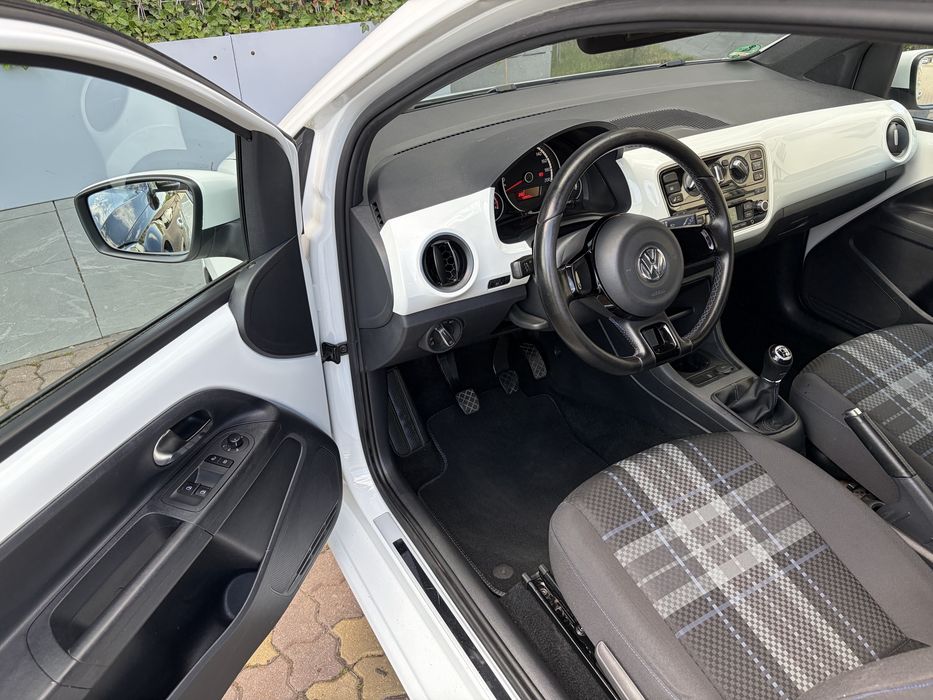 Vw Up 1.0 Benzina Clima Incalzire scaune  An fabr 2016 Impecabil 134000 km!!!