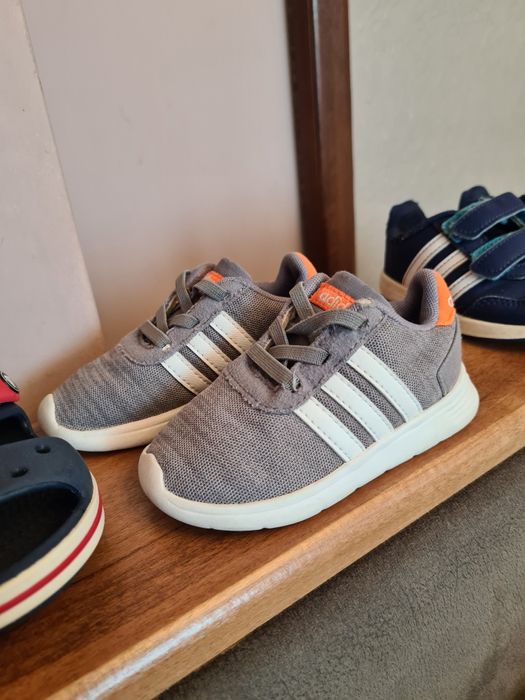 Маратонки за момче от 21,22 номер