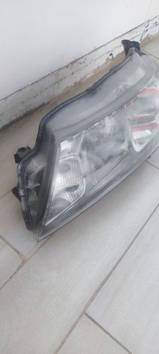 Предни Фарове на Витара